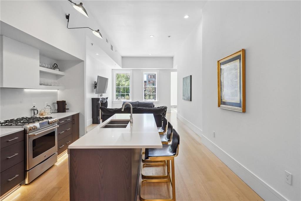 516 NATCHEZ Street 200