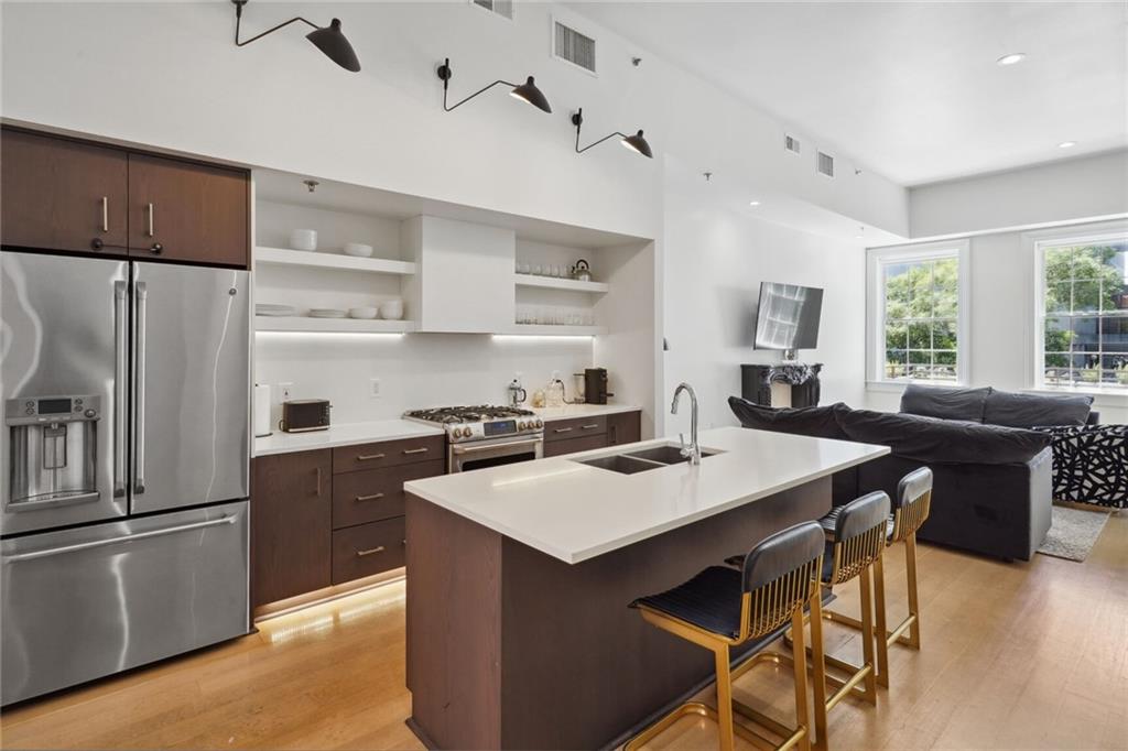 516 NATCHEZ Street 200