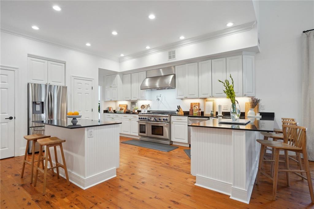 6500 VICKSBURG Street