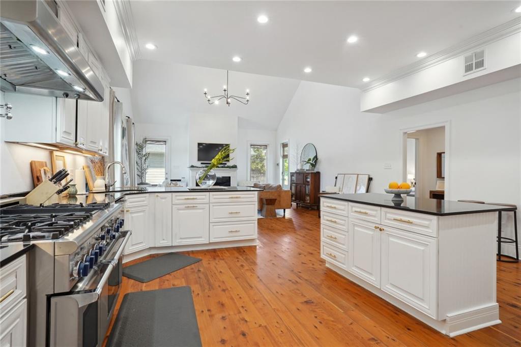 6500 VICKSBURG Street