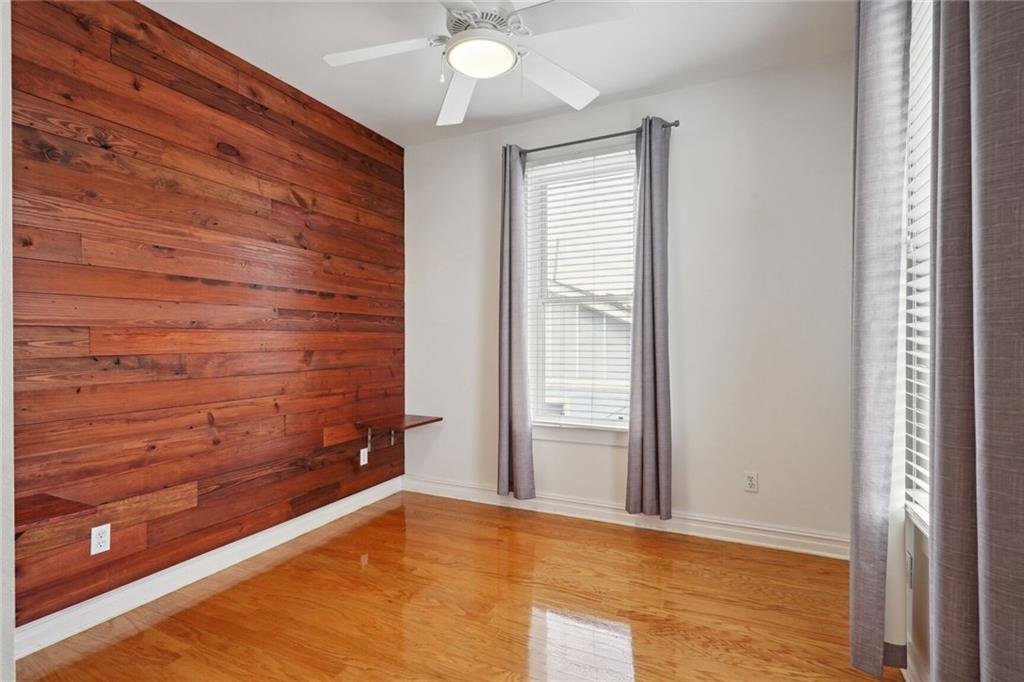 1213 MANDOLIN Street