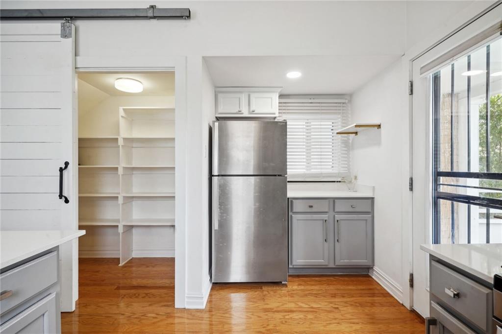 1213 MANDOLIN Street