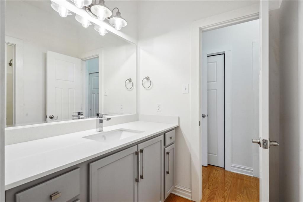 1213 MANDOLIN Street