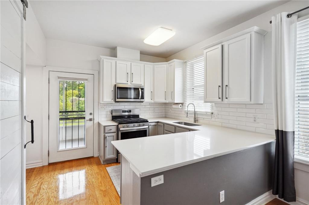 1213 MANDOLIN Street