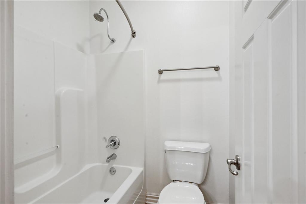 1213 MANDOLIN Street