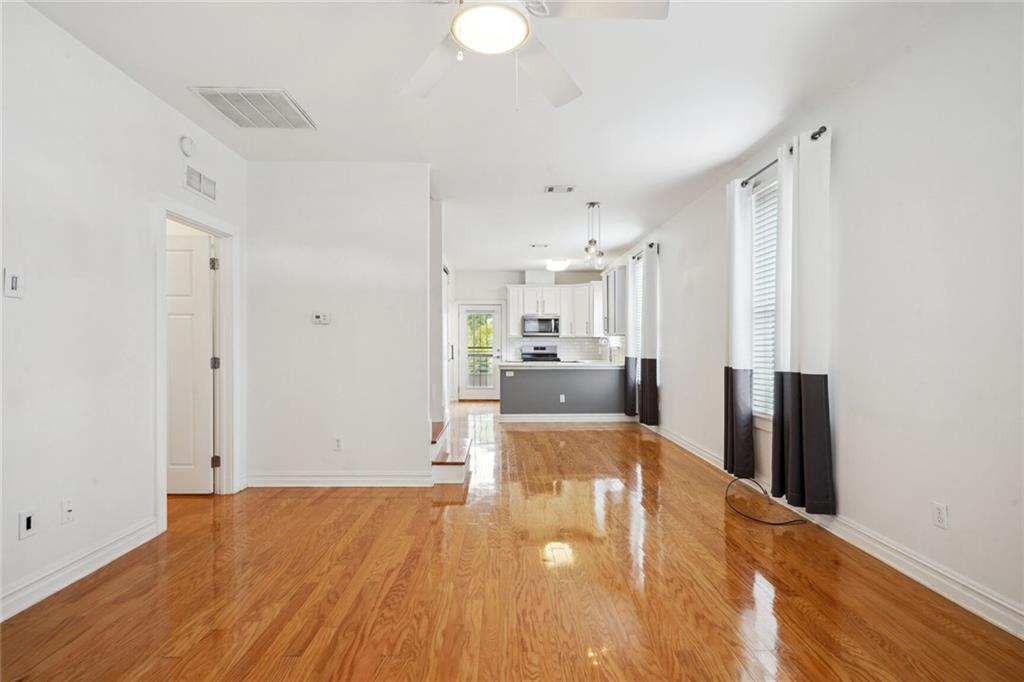 1213 MANDOLIN Street