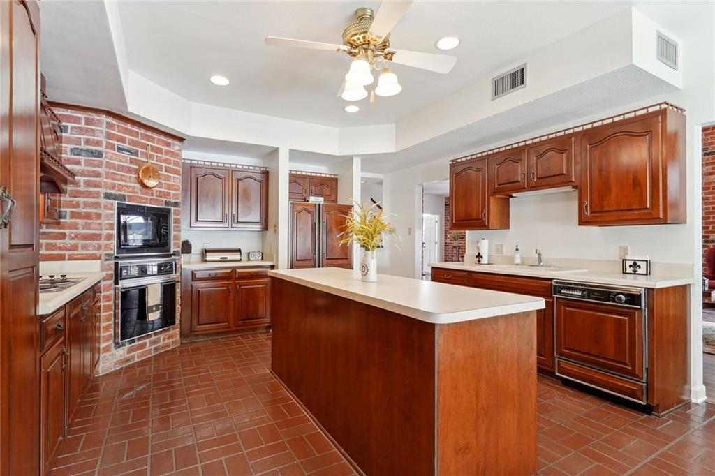 4632 SOUTHSHORE Drive