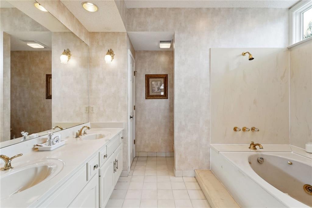 4632 SOUTHSHORE Drive