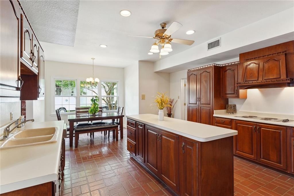 4632 SOUTHSHORE Drive