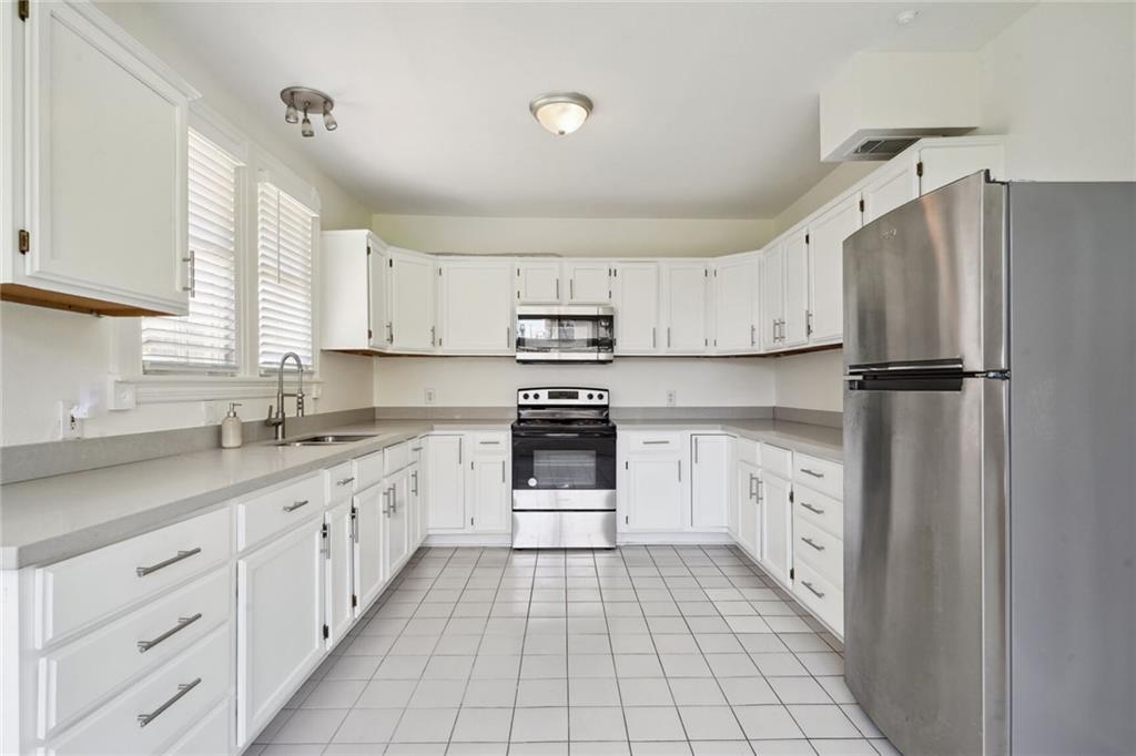 6611 CANAL Boulevard