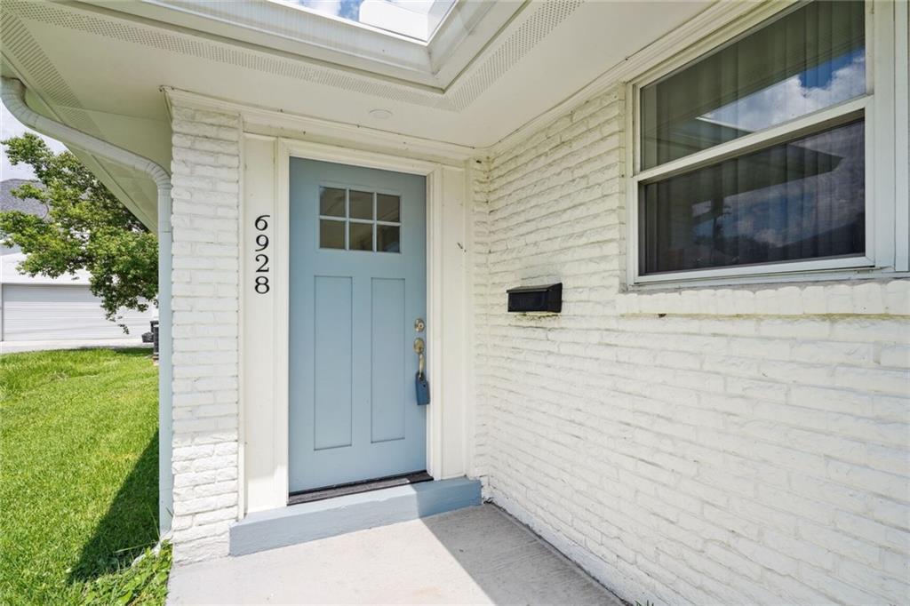 6928 30 ARGONNE Boulevard