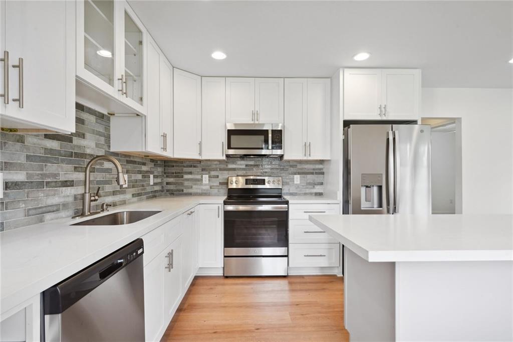 6928 30 ARGONNE Boulevard