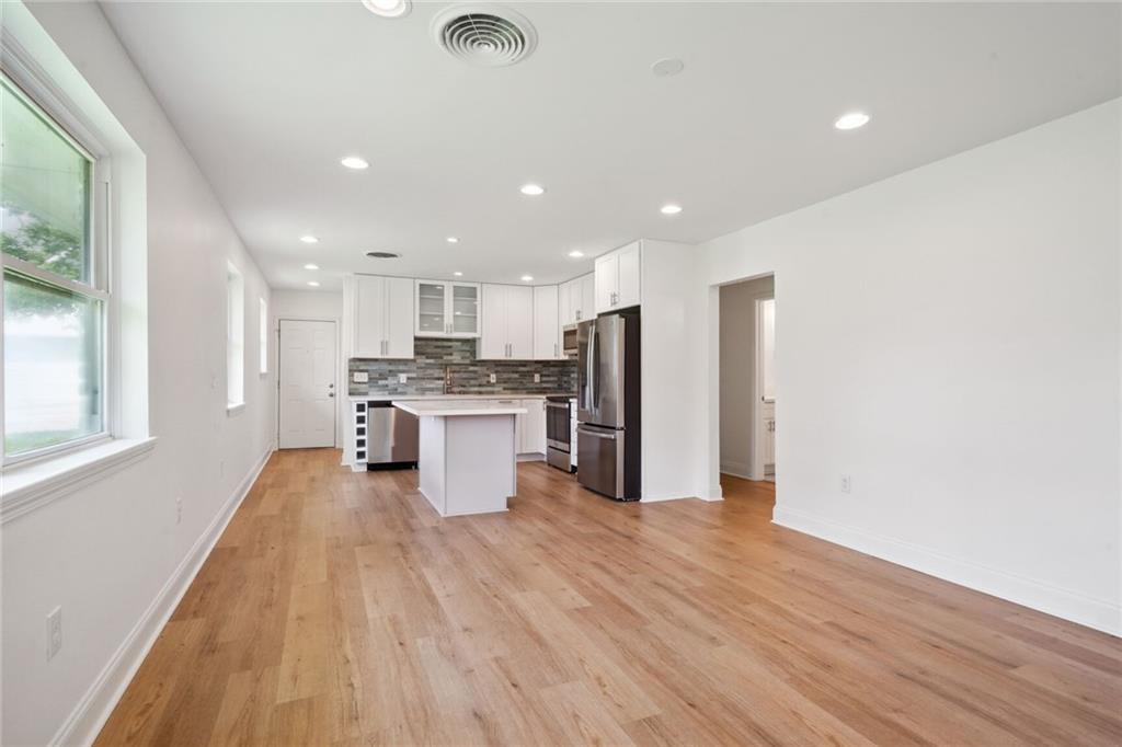 6928 30 ARGONNE Boulevard