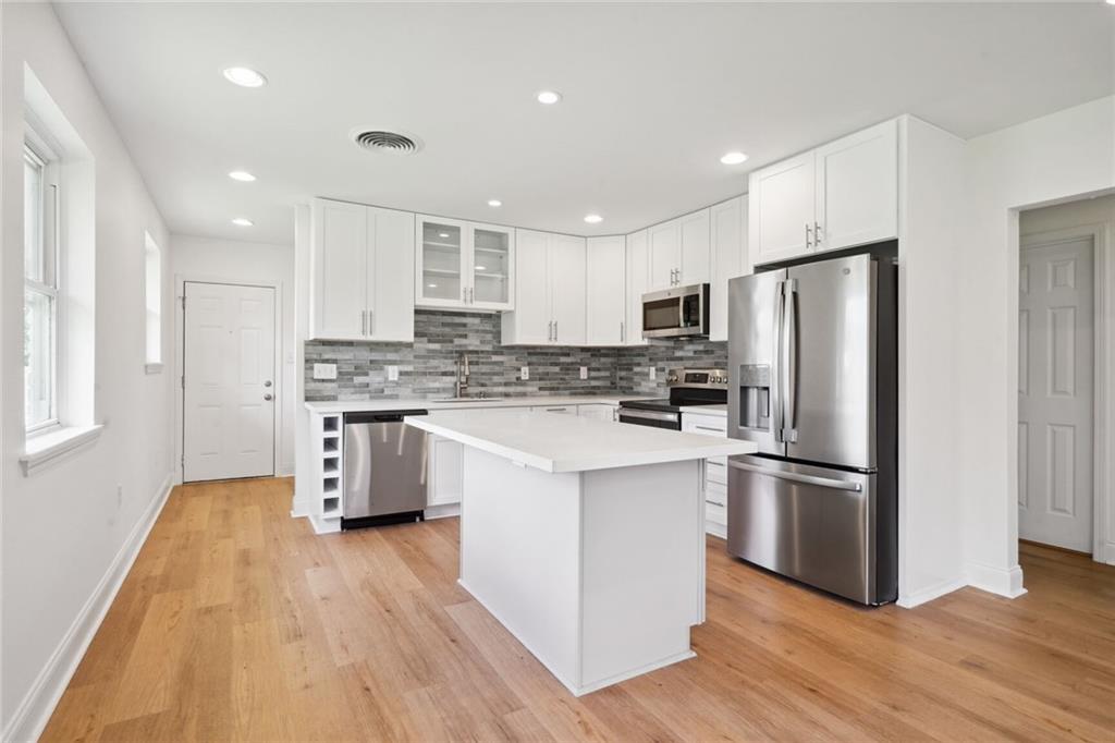 6928 30 ARGONNE Boulevard