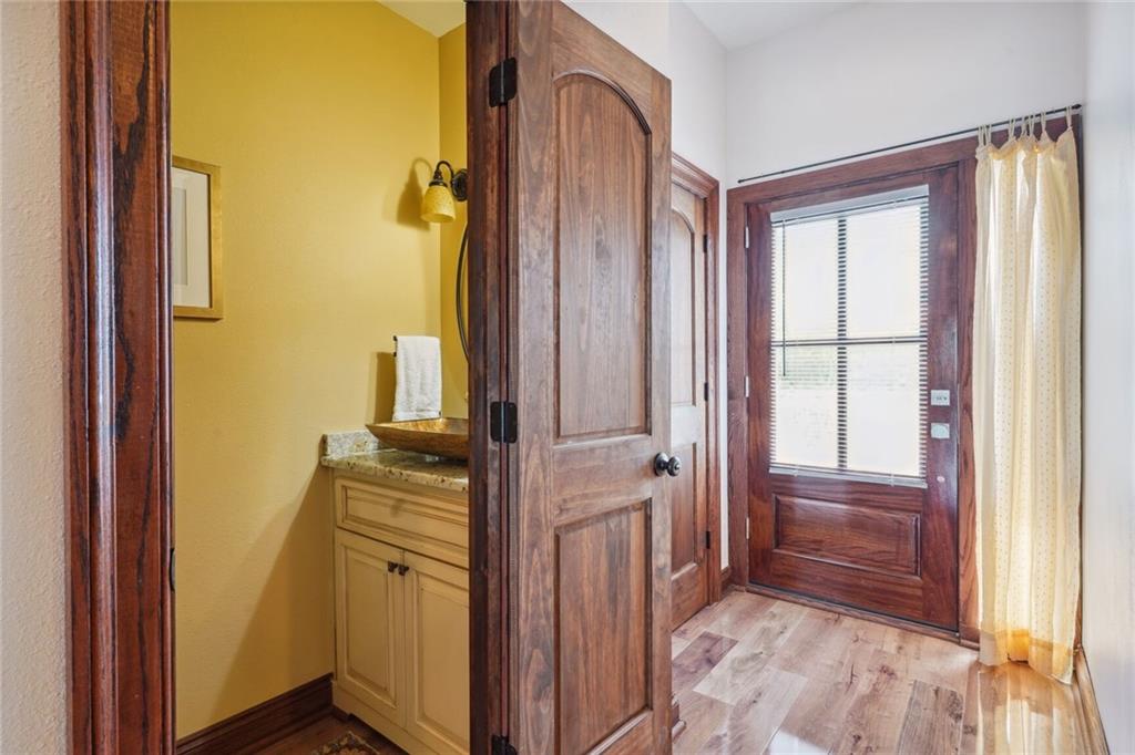 7300 LAKESHORE Drive 7