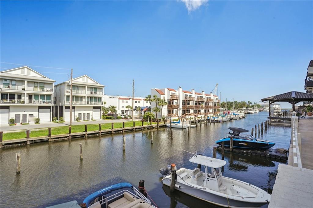 7300 LAKESHORE Drive 7