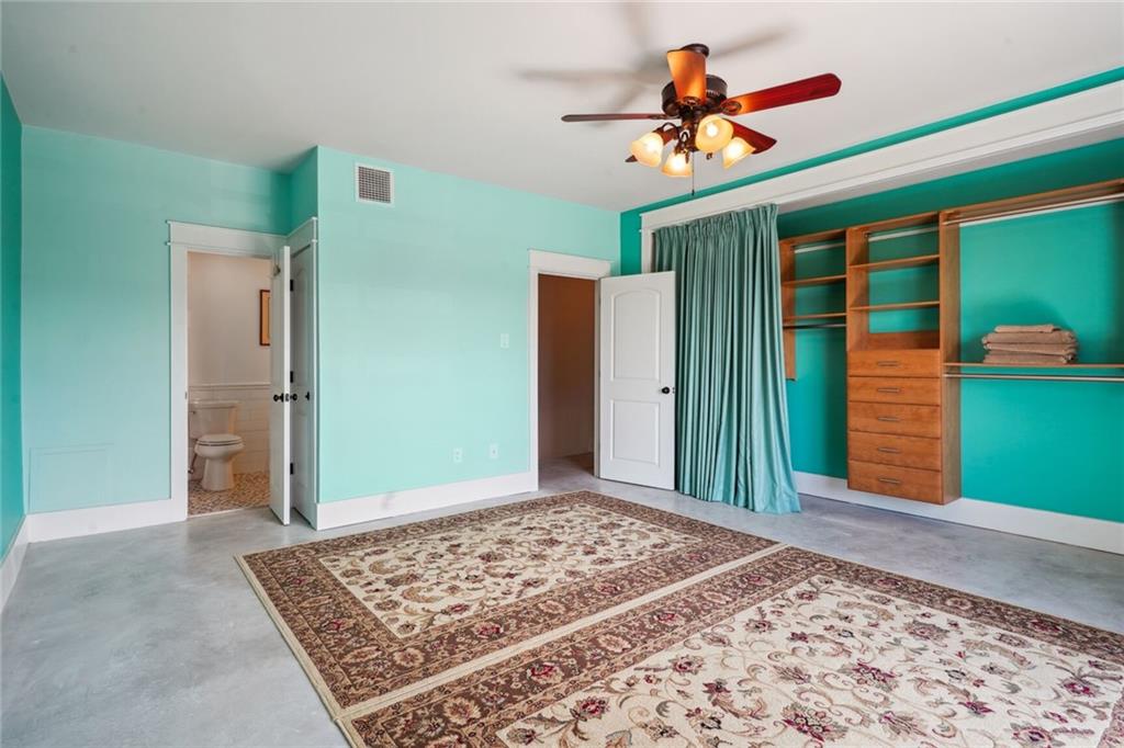 7300 LAKESHORE Drive 7