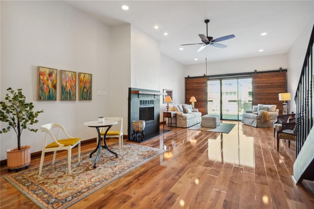 7300 LAKESHORE Drive 7