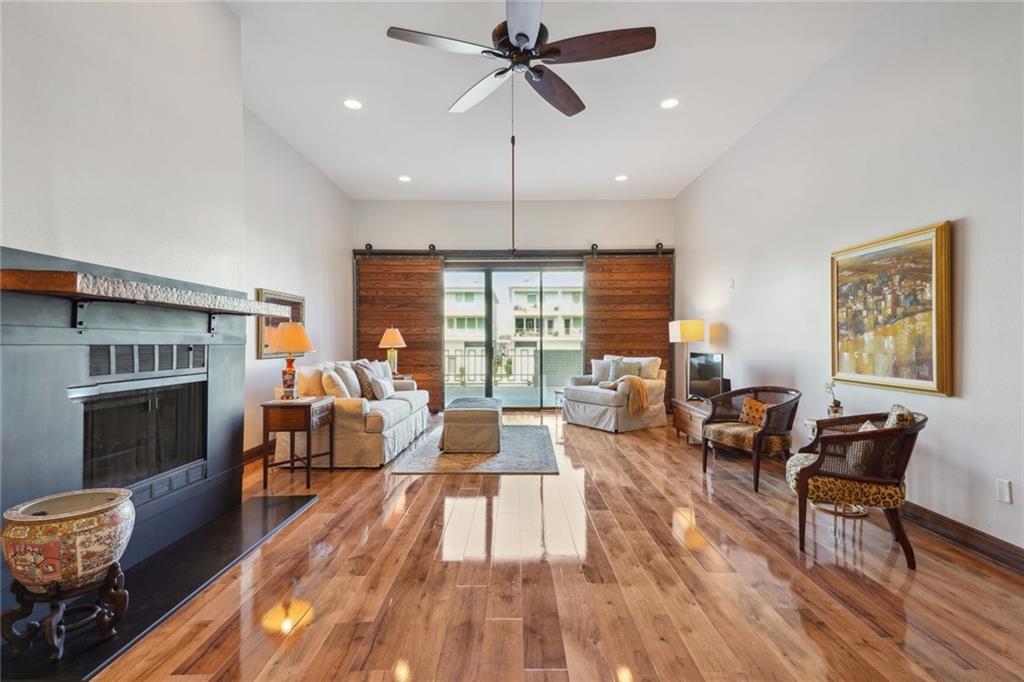 7300 LAKESHORE Drive 7