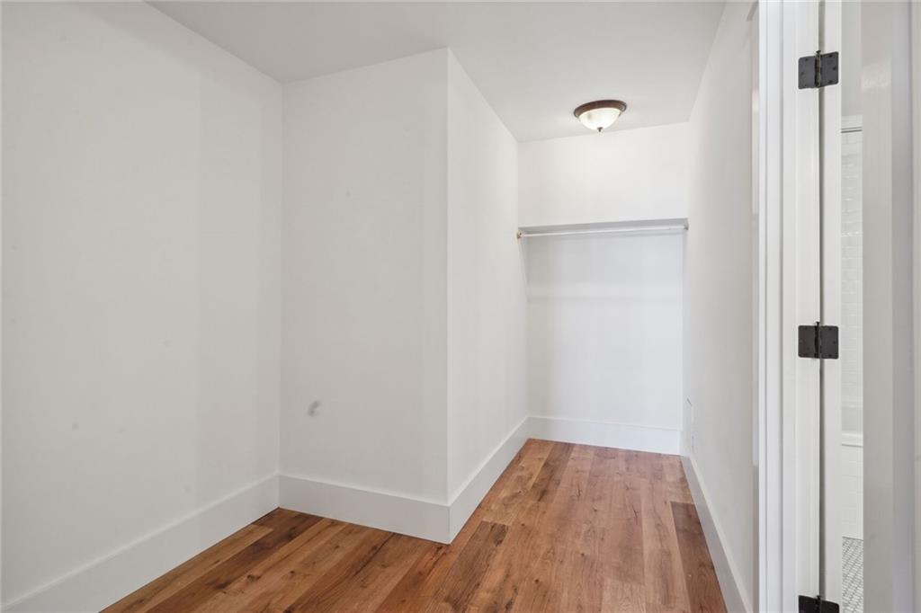 7300 LAKESHORE Drive 7