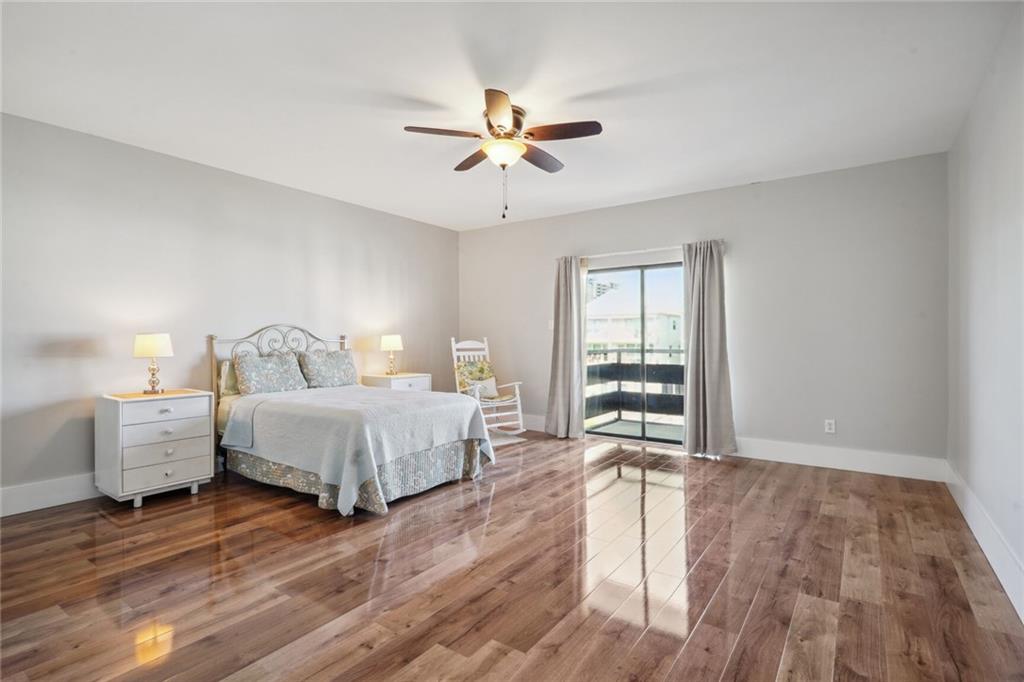 7300 LAKESHORE Drive 7