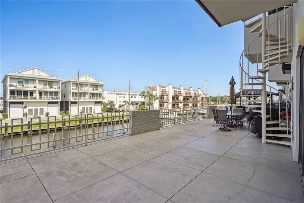 7300 LAKESHORE Drive 7