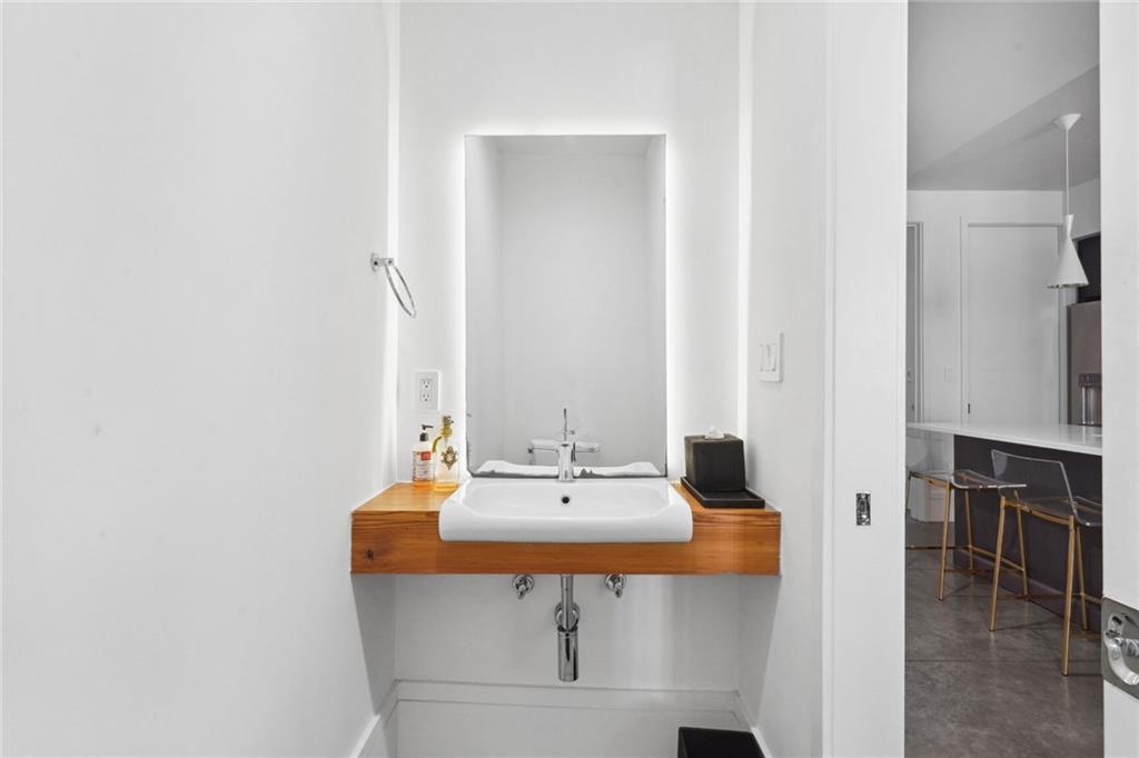 516 NATCHEZ Street 100