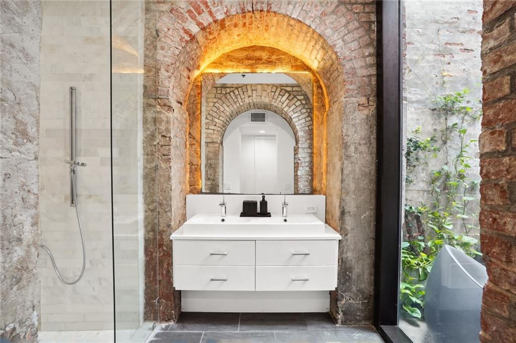 516 NATCHEZ Street 100