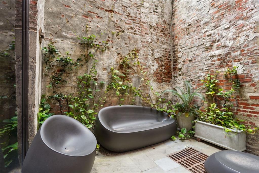 516 NATCHEZ Street 100