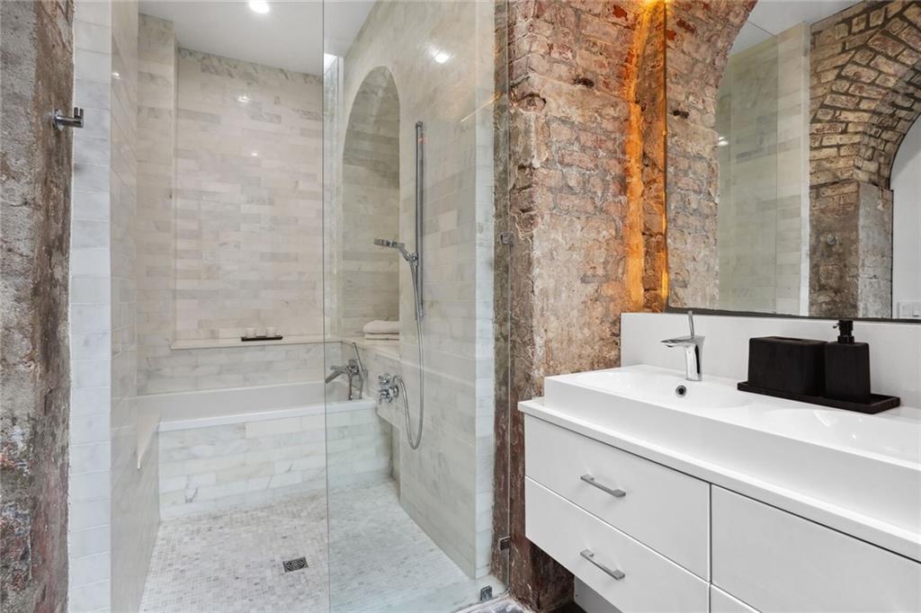 516 NATCHEZ Street 100