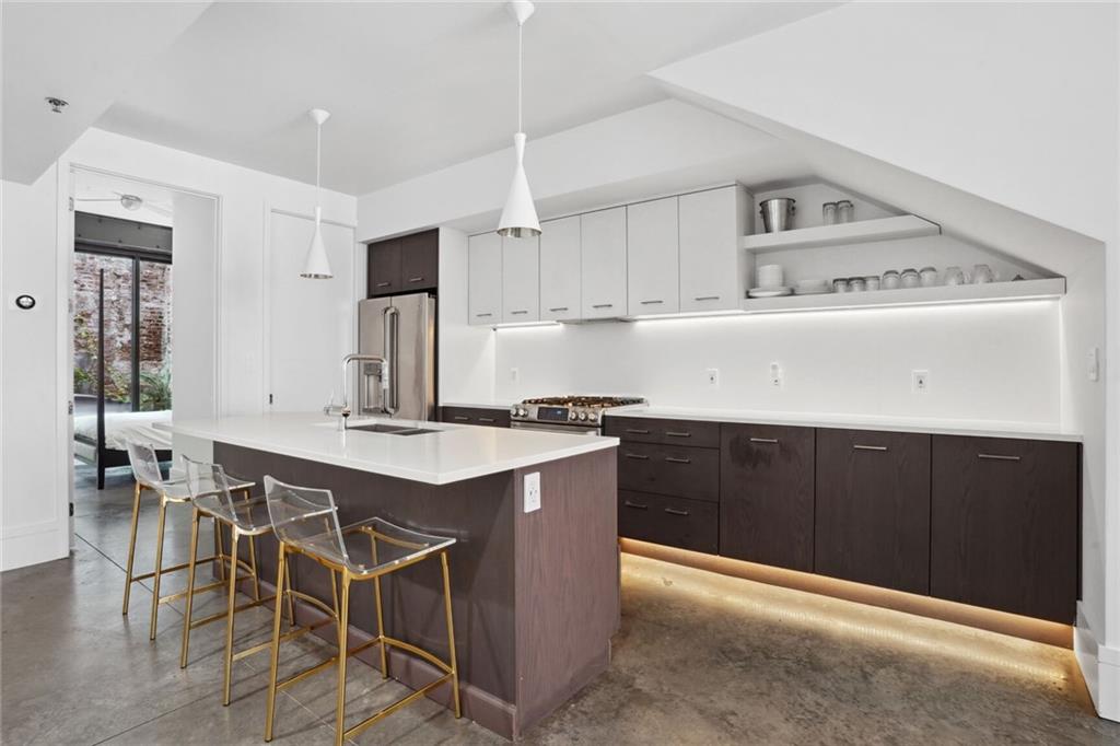 516 NATCHEZ Street 100