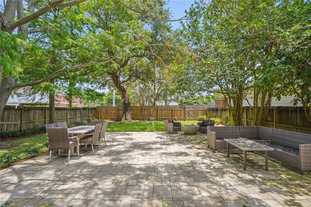 6079 LOUISVILLE Street