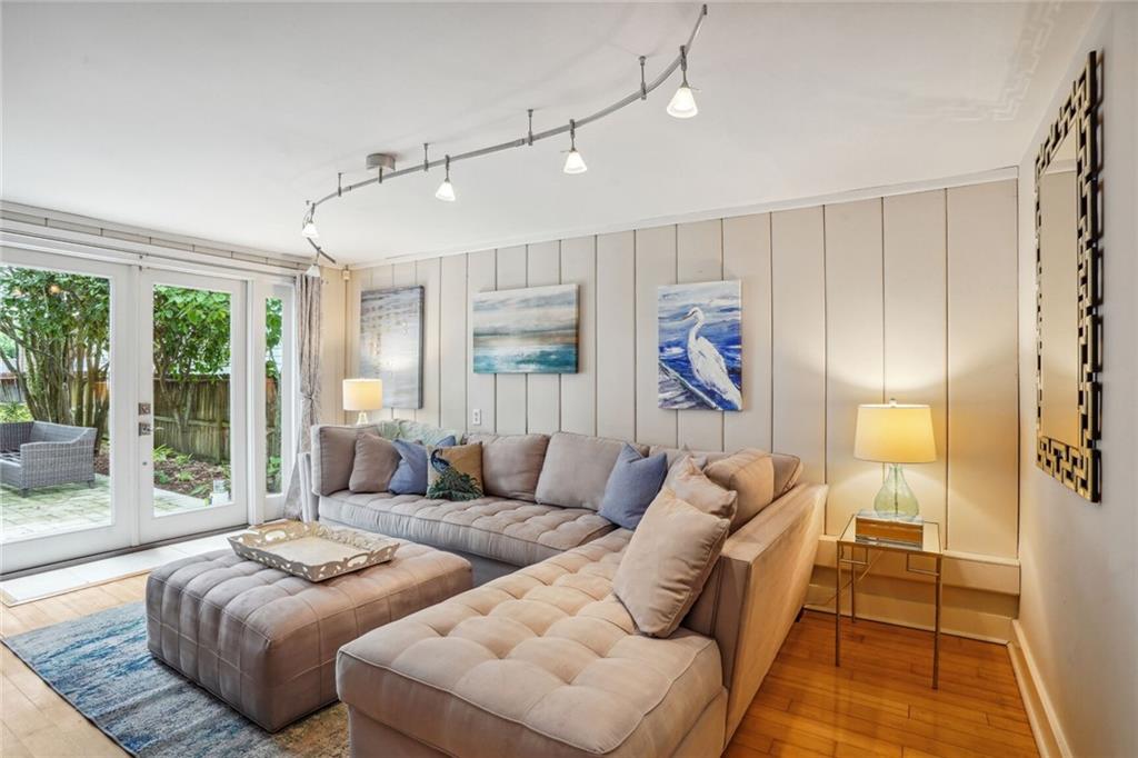 6079 LOUISVILLE Street