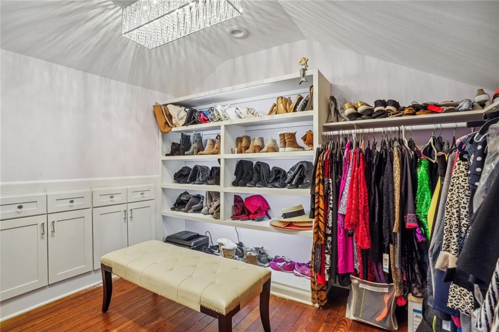 6079 LOUISVILLE Street