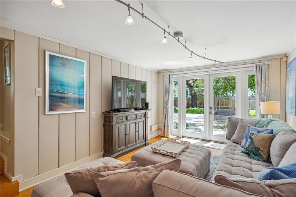 6079 LOUISVILLE Street