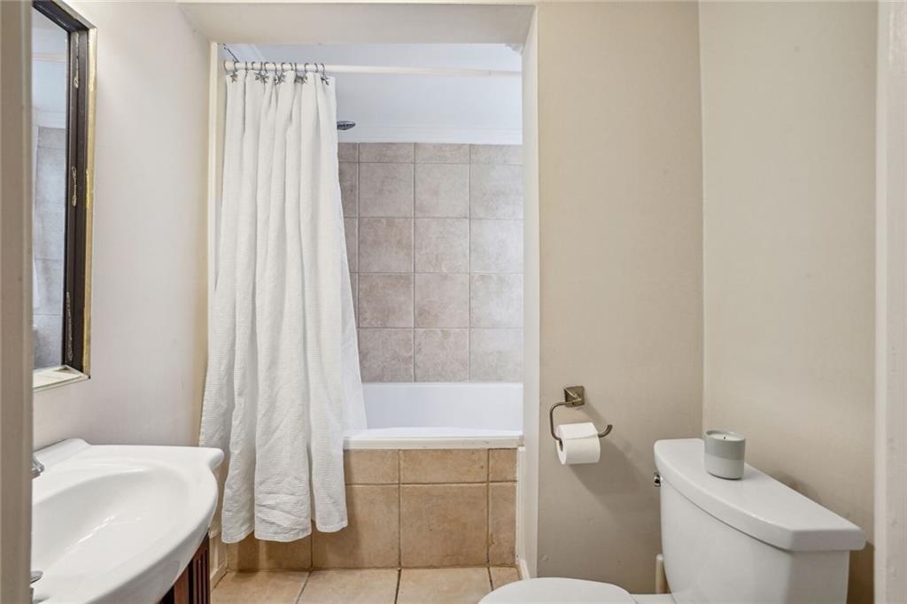 6079 LOUISVILLE Street