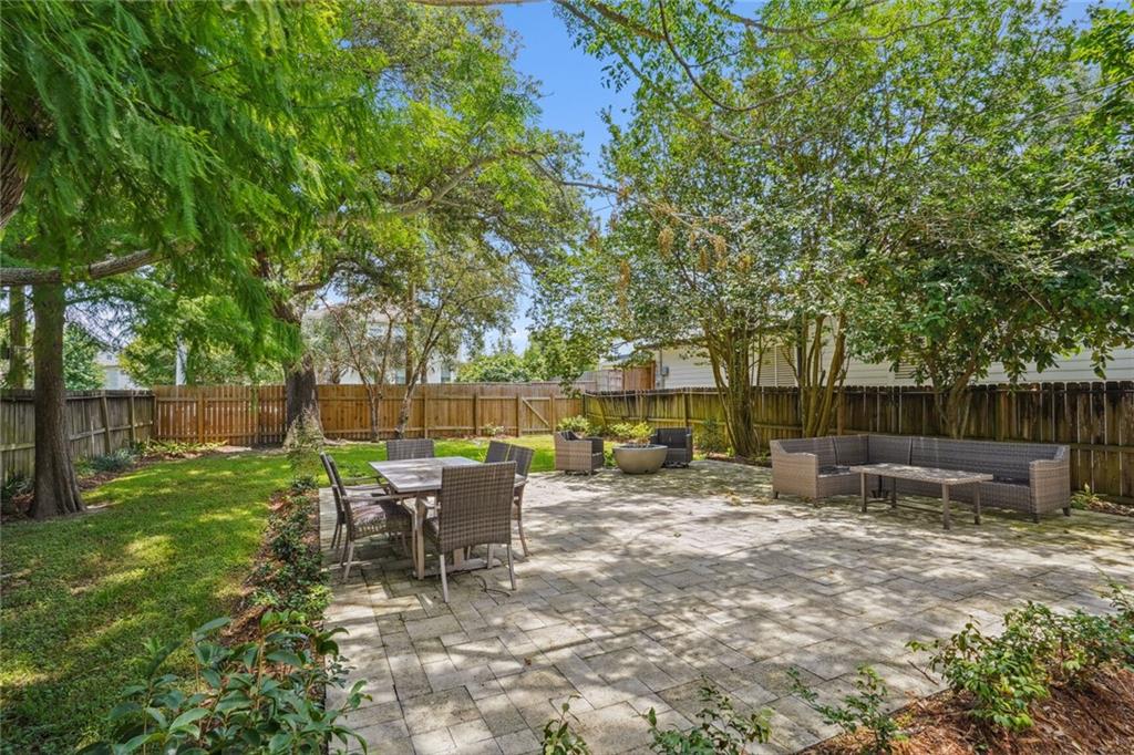 6079 LOUISVILLE Street