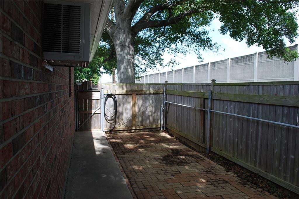 530 FOCIS Street