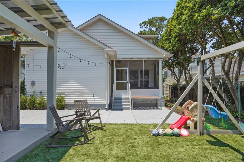 5871 GENERAL DIAZ Street