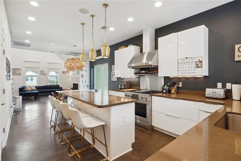 5871 GENERAL DIAZ Street