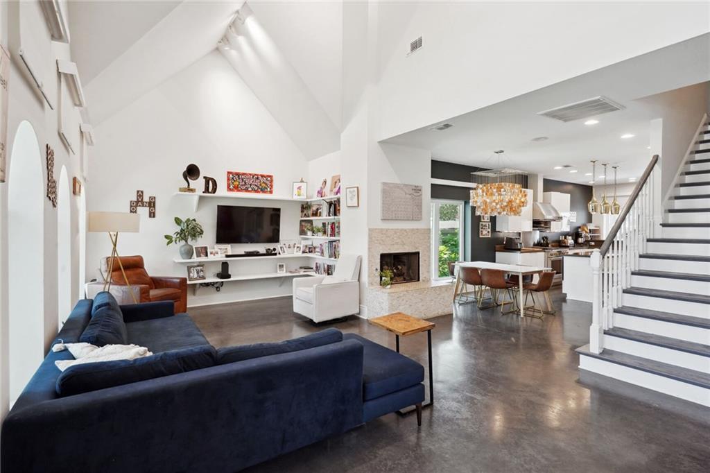 5871 GENERAL DIAZ Street