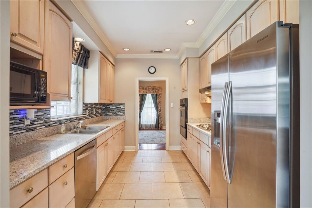 2733 METAIRIE HEIGHTS Avenue