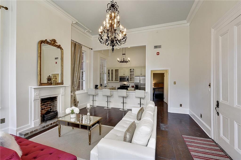 1416 BOURBON Street 1