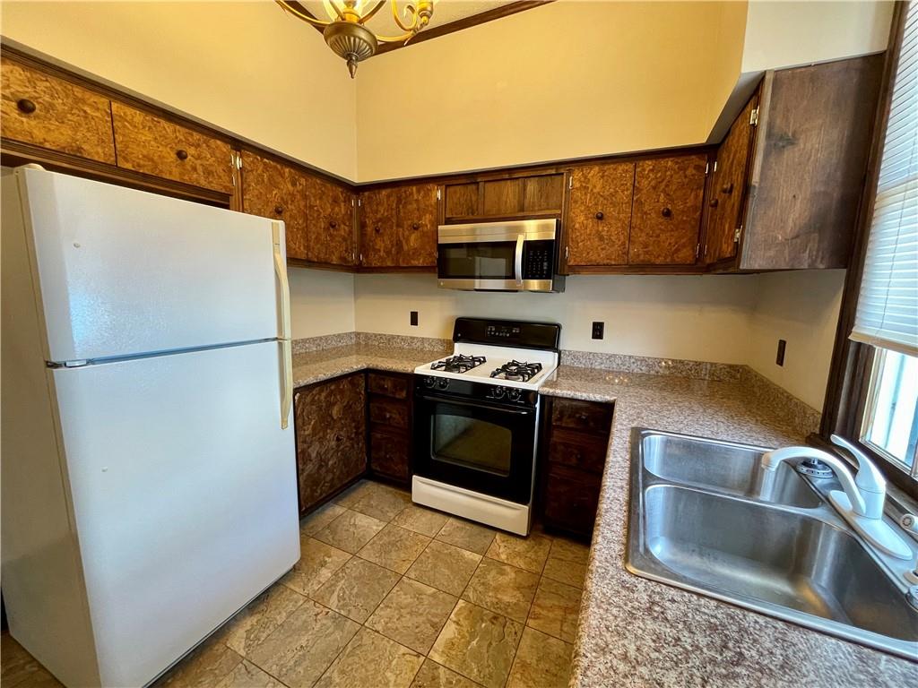 1570 MAGAZINE Street D