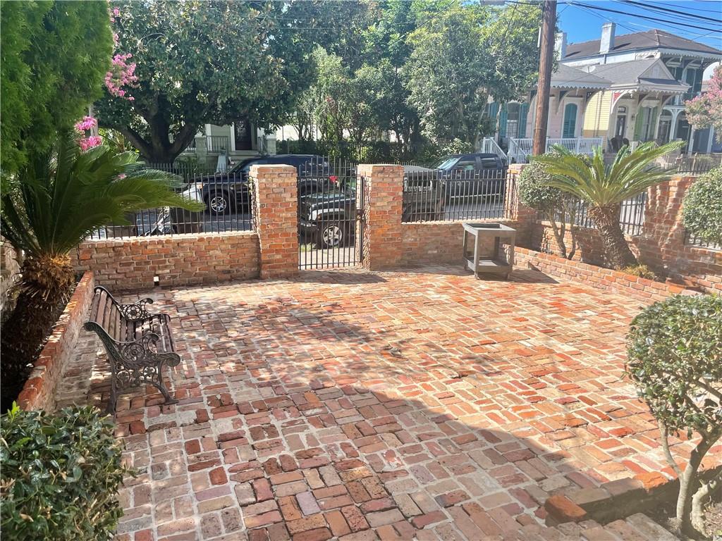 2344 CONSTANCE Street