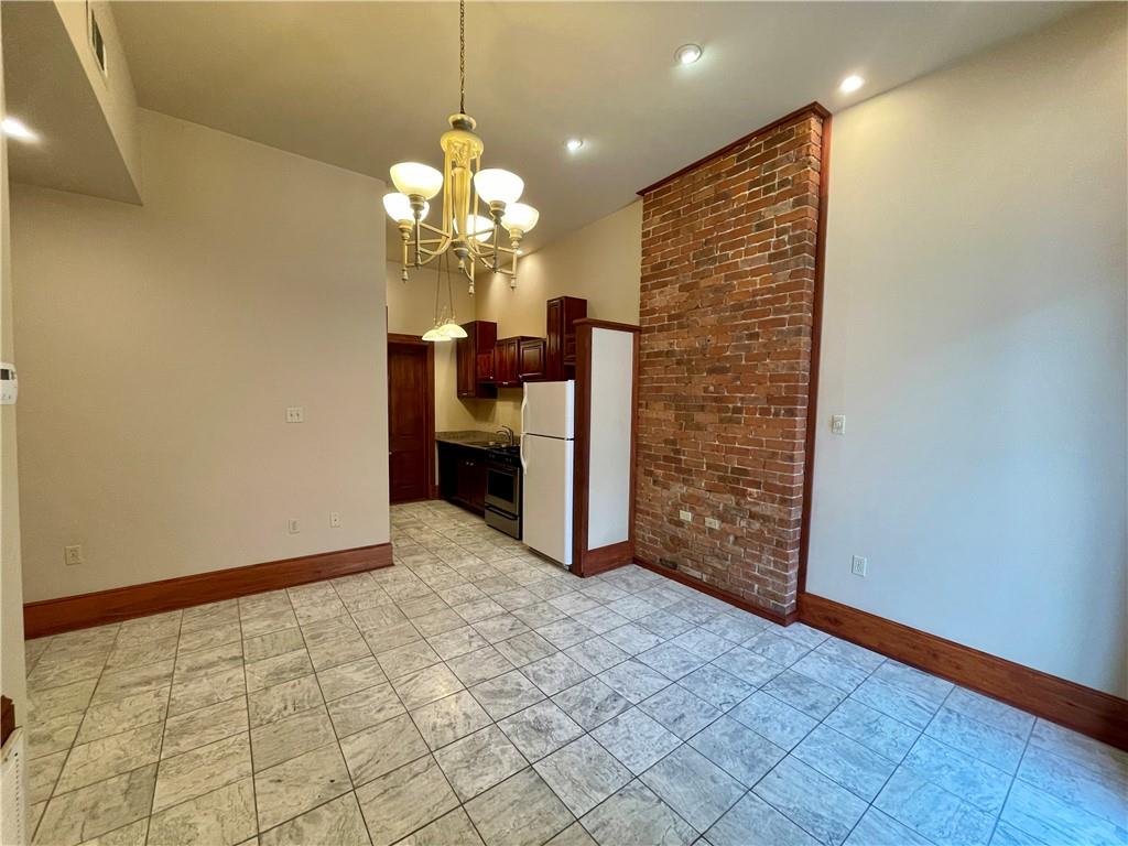 1570 MAGAZINE Street B