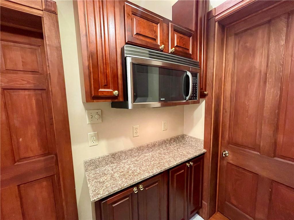 1570 MAGAZINE Street B