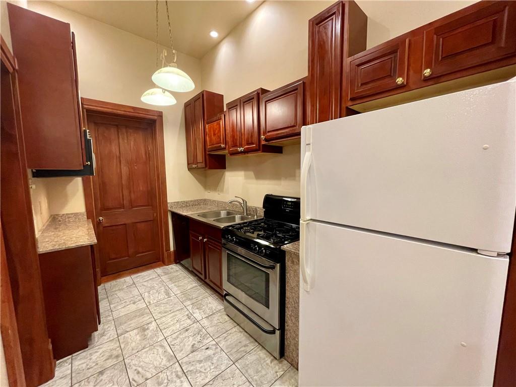 1570 MAGAZINE Street B