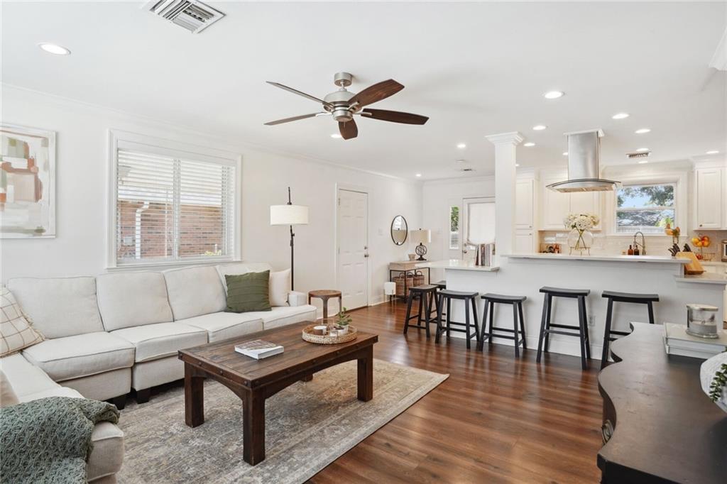 716 BEVERLY GARDEN Drive