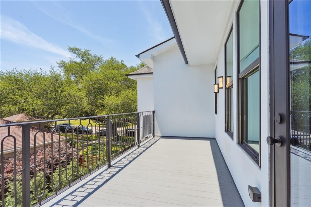 6123 CANAL Boulevard